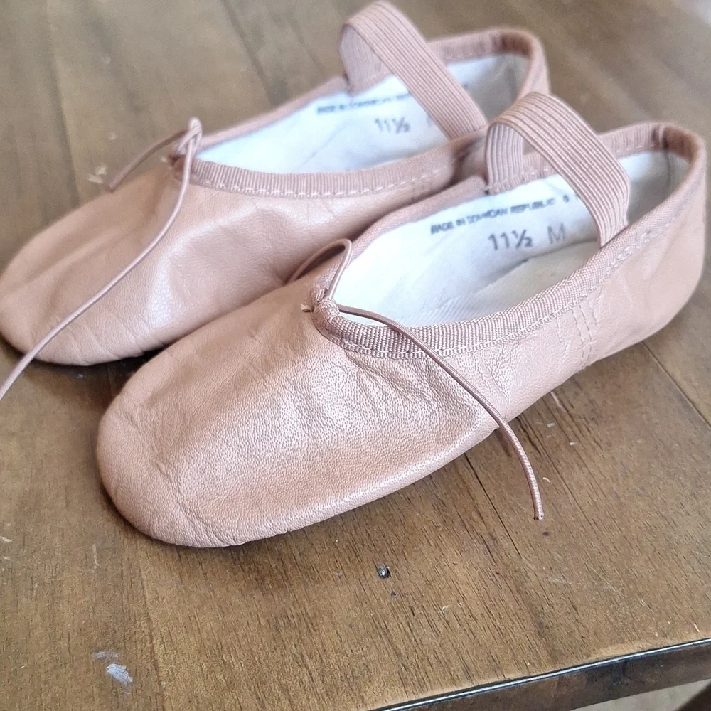 Theatricals Tan Leather Kids Ballet Shoes Size 11.5M